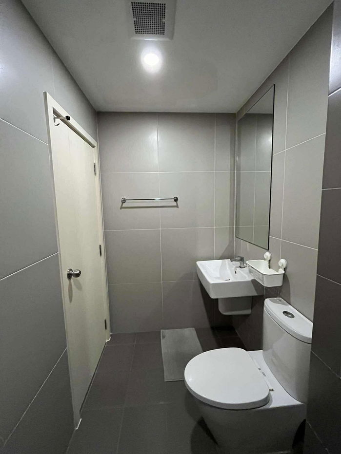 picture (19415) Elio Sathorn-Wutthakat - 12/13