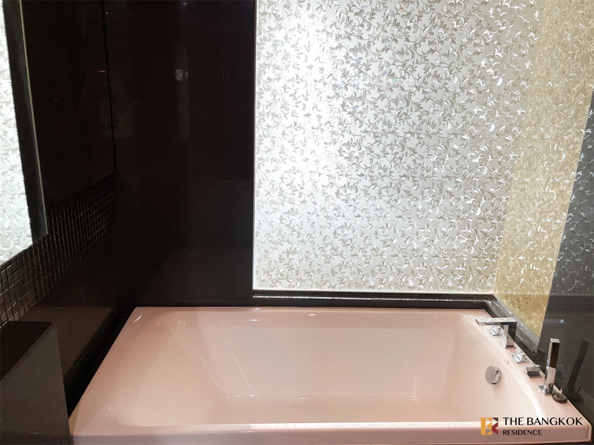 picture Special Unit, Stunning Views RHYTHM Sukhumvit 50 near BTS On Nut - 10/10