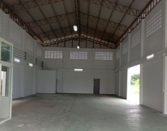 รูป  ให้เช่าโกดัง คลังสินค้า พร้อมสำนักงาน / พื้นที่ 280 ตารางเมตร ลาดหลุมแก้ว / ใกล้ทางหลวงสาย 9 วงแหวนตะวันตก ประมาณ 1.5 กม. / ใกล้ ถนนราชพฤกษ์ตัดใหม่  - รูปที่ 7/8