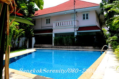 บ้านเดี่ยวให้เช่า : เฃ่าบ้านเดี่ยวพร้อทสระว่ายน้ำ เลคไซต์ บางนา
