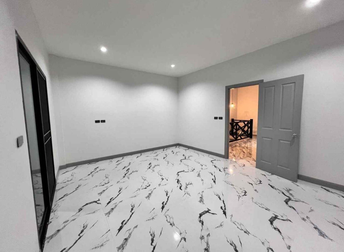 picture 🏡 Twin House for Sale | 2 Storey – Brand New Ready to move in! Great location at Lam Luk Ka, Khlong 9 - 12/16