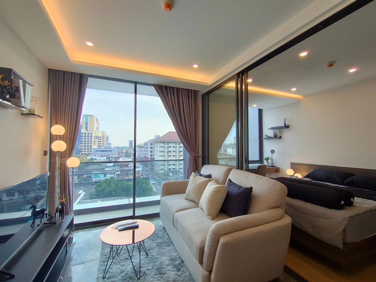 picture 168 Sukhumvit 36 Condo for Rent >> 1 bedroom, Living room (28.91sqm) 17,000 baht *** Line ID : meigood777 - 21/22