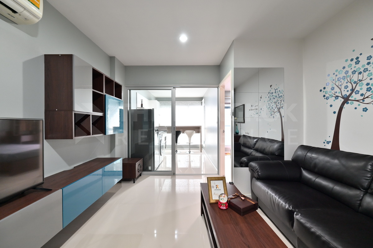 picture Aspire Rama 9 Ready-to-move-in Condo, Great Value near MRT Rama 9 Station - 1/10