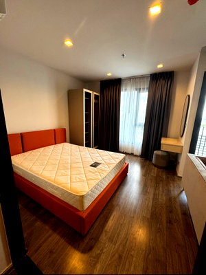 Condos for rent : For Rent 15000 life ladprao valley 0639399665