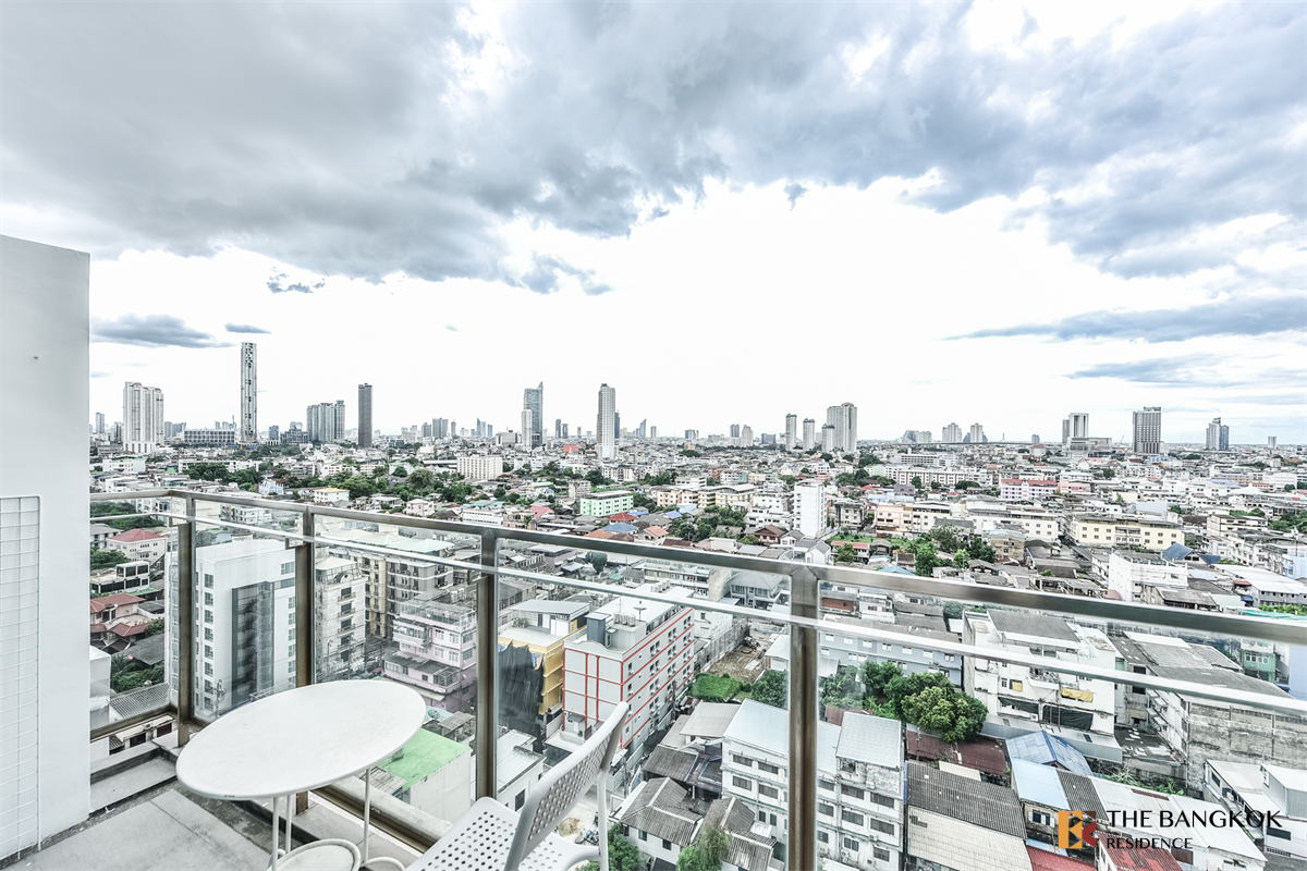 picture The Room BTS Wongwianyai near BTS Wongwian Yai Full-featured common area - 3/10