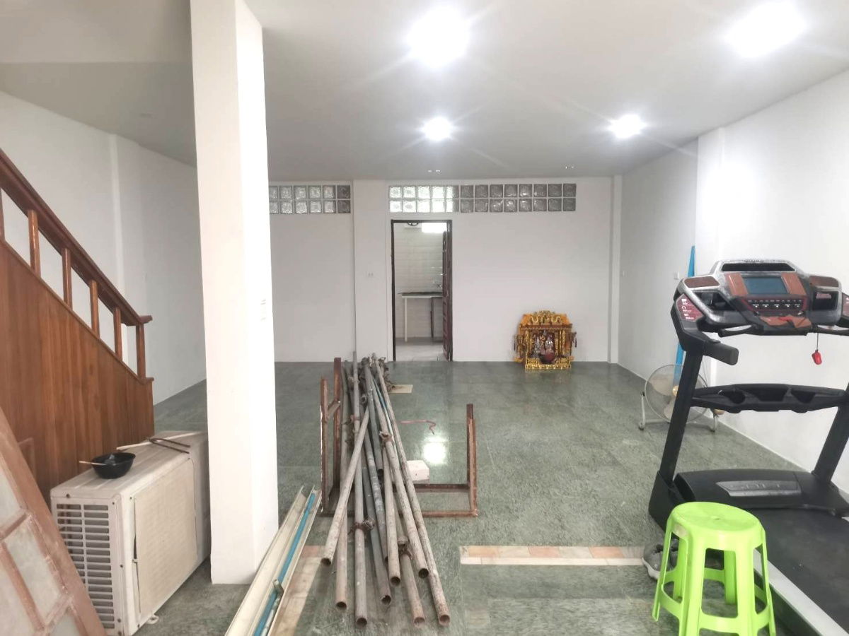 รูป 🏠 ให้เช่าทาวน์โฮมรีโนเวทใหม่ หมู่บ้านสุขเกษมวิลล่า3 เจริญราษฎร์ 7 ใกล้ Terminal พระราม 3 เดินทางสะดวก ไม่เคยอยู่ 064-974-2441 - รูปที่ 7/24
