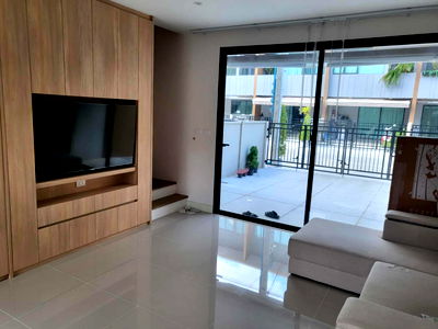 เช่าทาวน์โฮม สถาบันเทคโนโลยีไทย-ญี่ปุ่น : บ้านให้เช่า Baan Klang Muang Sukhumvit-On Nut พร้อมเข้าอยู่สนใจติดต่อ Line @goodmanpro หรือ โทร 0999029192