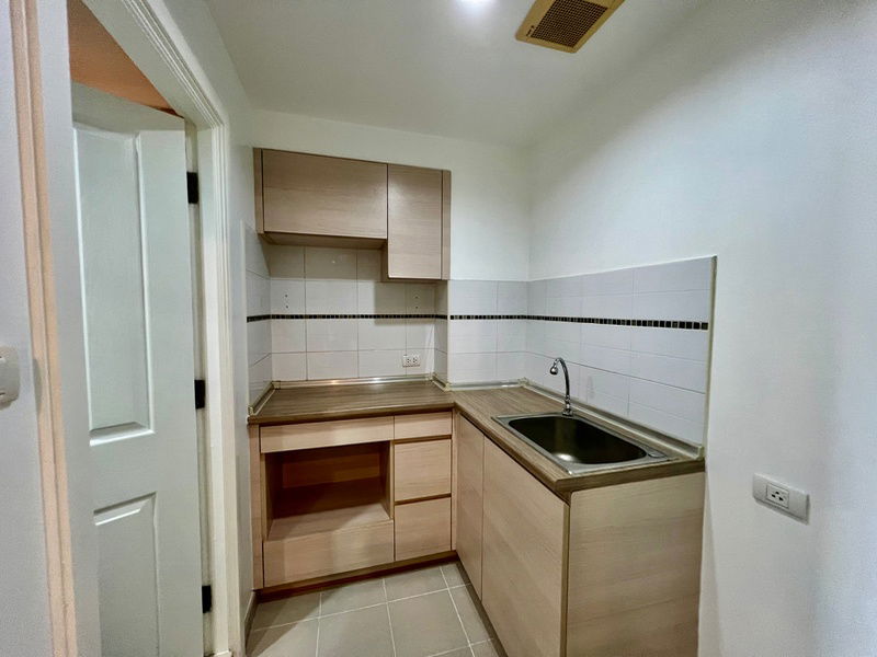 picture For Sale: Lumpini Park Riverside Rama 3 – Corner Unit with Stunning River View  Experience riverside living along the Chao Phraya River at Rama 3 - 6/10