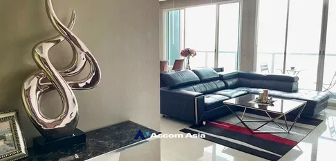🔼🔽 AccomA 📩  3 BR Condominium @Menam Residences (AA29916)