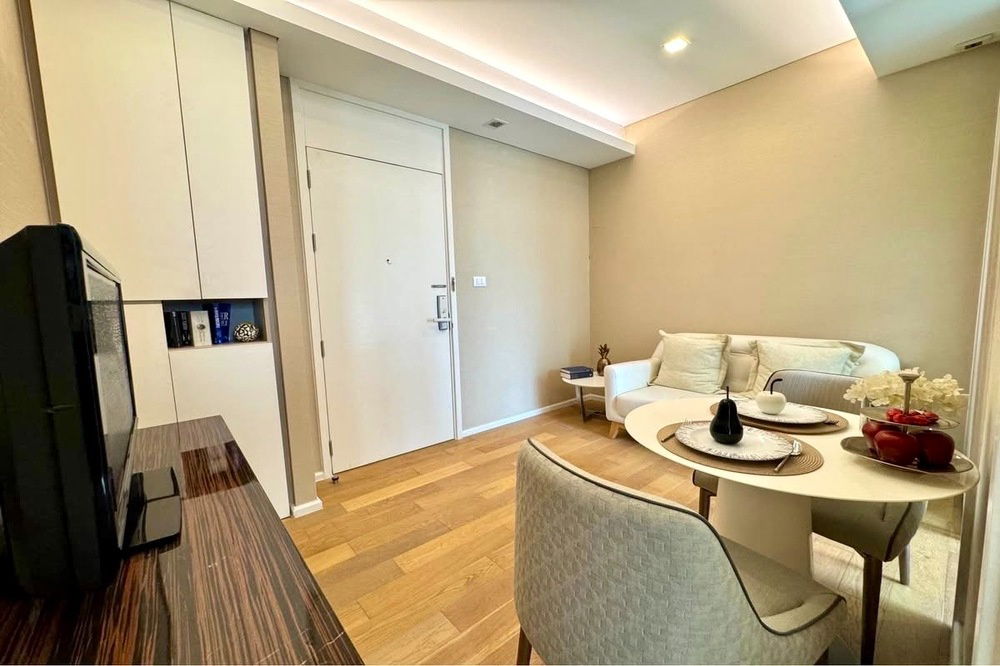 picture 🔥 For Sale ! South Facing, city view, high floor21++, city view!! 🔥 Code C20250900061..The Saint Residences, 1 bed, 1 bath, furnished, Special Deal! - 4/11