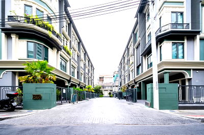 Home office for sale วิทยาลัยสารพัดช่างสี่พระยา : 📣📣 For sell Tiger Lane Luxuru Hone Office 4 storey 4 Bedrooms