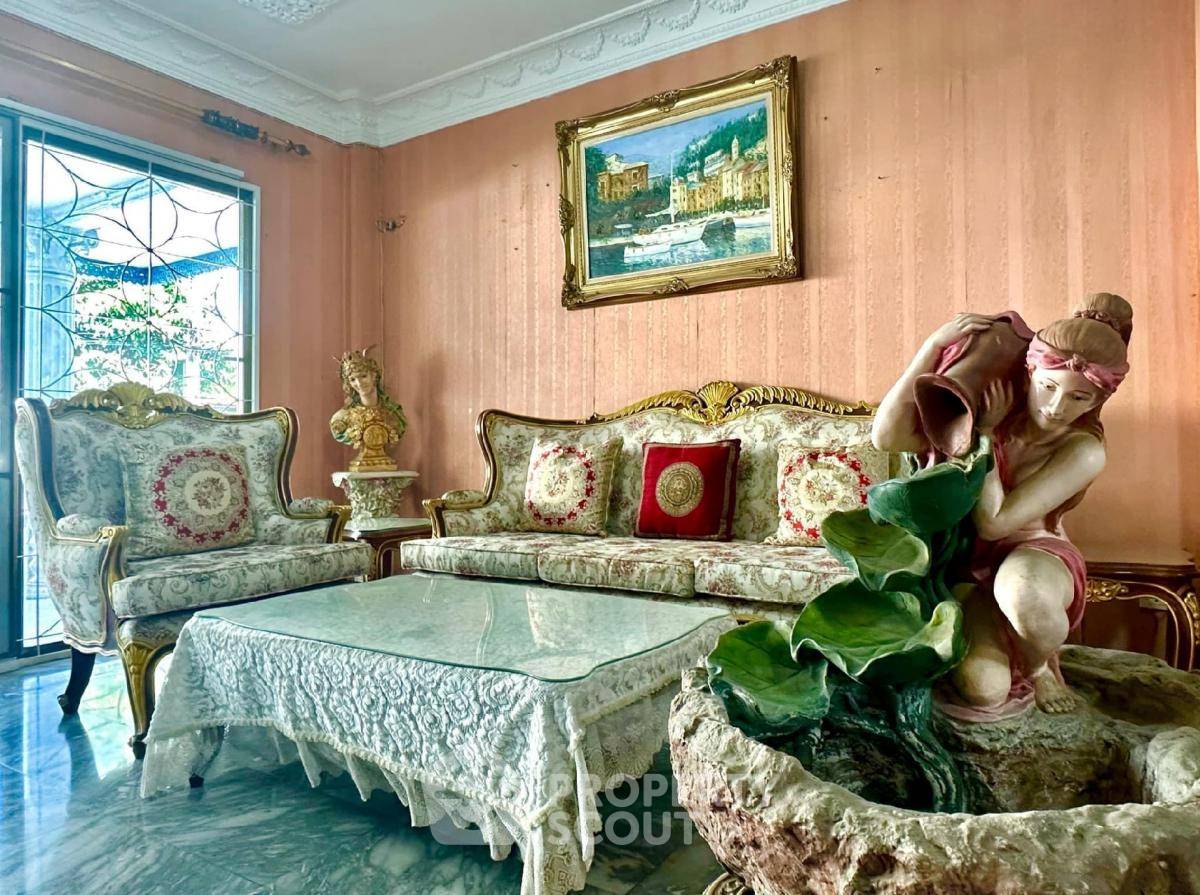 picture 6-BR House near MRT Bang Yi Khan (ID 1964631) - 13/35
