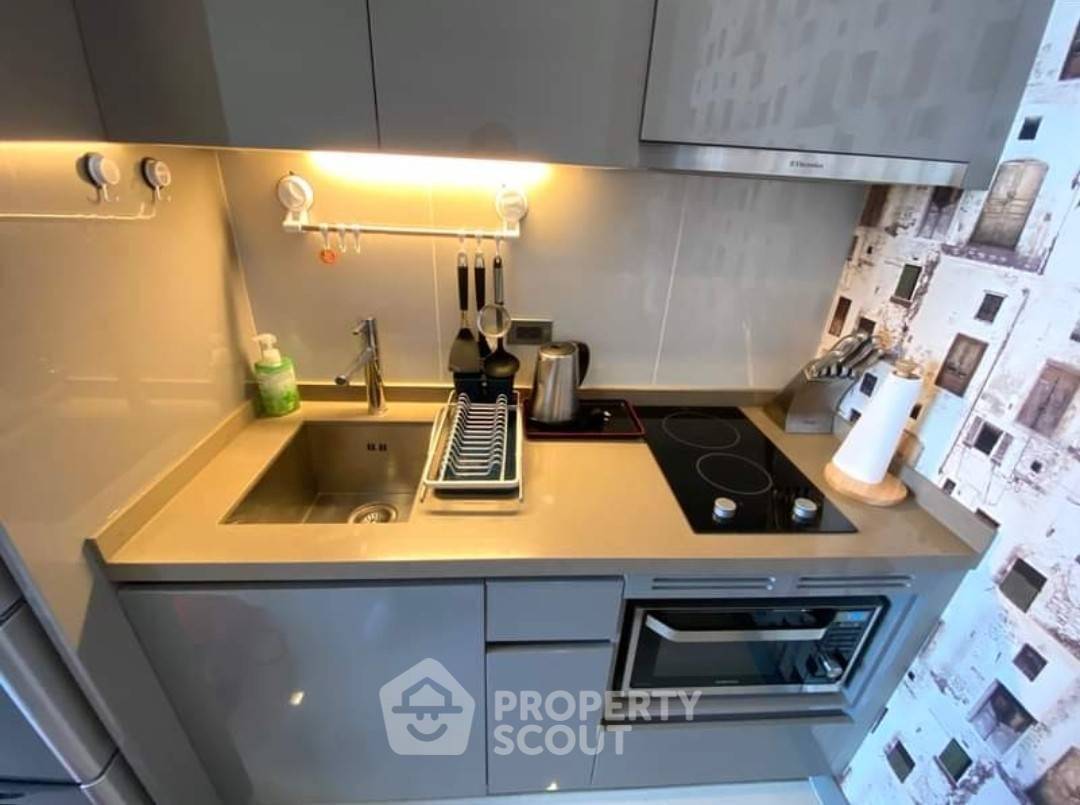 picture 2-BR Condo at M Silom near BTS Chong Nonsi (ID 1470333) - 5/17