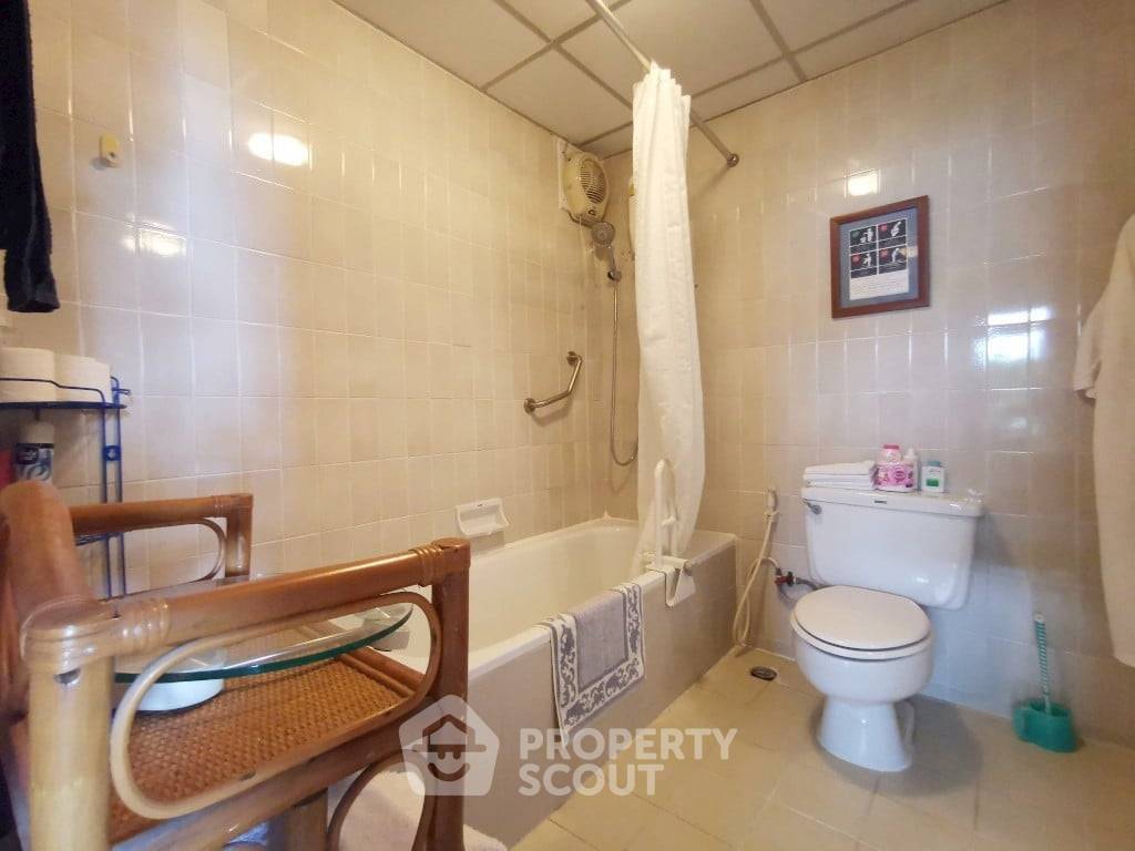 picture 2-BR Condo at Metro Jomtien Condotel close to Jomtien Beach (ID 1001327) - 11/15