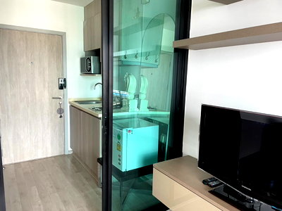 คอนโด แม็คโคร จรัญสนิทวงศ์ : ขายด่วน! คอนโด Ideo Mobi Charan Interchange ชั้น 11 ห้องสตูดิโอขนาด 22 ตร.ม.ราคาเพียง 2.2 ล้านบาท รีบขายเนื่องจากพี่เจ้าของย้ายที่ทำงานใหม่