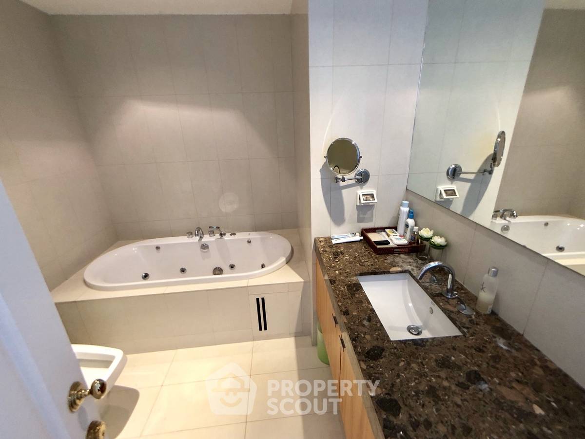 picture 2-BR Condo at Athenee Residence near BTS Phloen Chit (ID 1522580) - 6/10