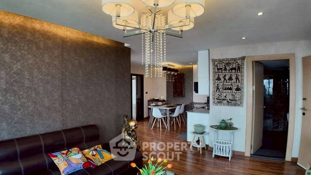 picture 2-BR Condo at Hillside 3 Condominium close to Nimmanhaemin (ID 2322067) - 3/19