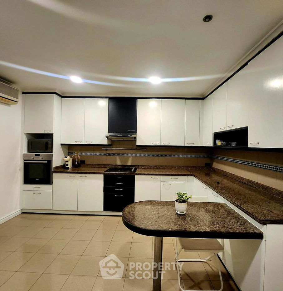 picture 3-BR Condo at Kallista Mansion near ARL Makkasan (ID 2072391) - 4/17