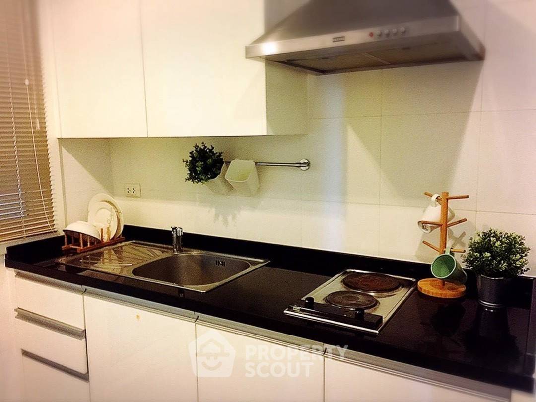 picture 1-BR Condo at Siri Residence Sukhumvit near BTS Phrom Phong (ID 2075691) - 10/11
