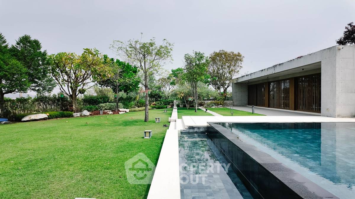รูป คอนโด 4-ห้องนอน ที่ ซันเพลย์ บางเสร่ ใกล้ สวนนงนุช (ID 2159301) - รูปที่ 1/18
