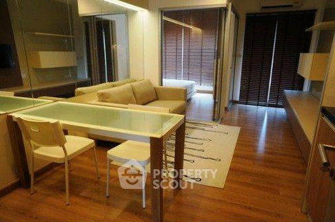 1-BR Condo at The Seed Musee Sukhumvit 26 near BTS Phrom Phong (ID 2108647)