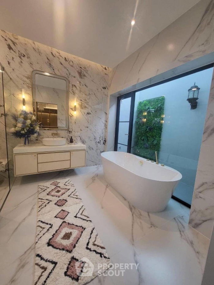 picture 4-BR House in Saphan Sung (ID 2040659) - 18/28