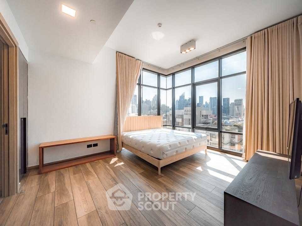 picture 4-BR Condo at The Lofts Asoke near MRT Phetchaburi (ID 2070231) - 1/20