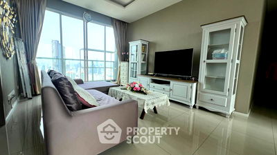 Condos for sale รพ.เซนต์หลุยส์ : 3-BR Condo at Menam Residences in Wat Phraya Krai (ID 2076073)