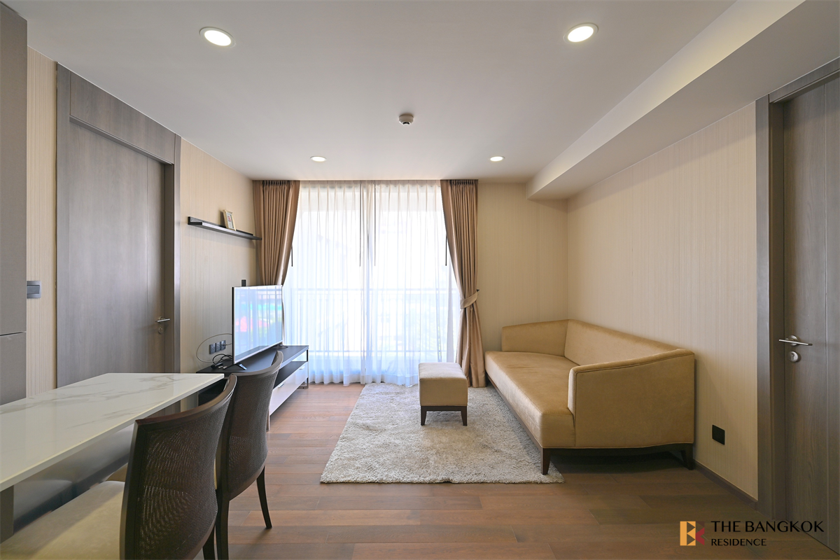 picture Klass Sarasin Rajdamri  Move-in Ready, Just Bring Your Stuff - 9/10