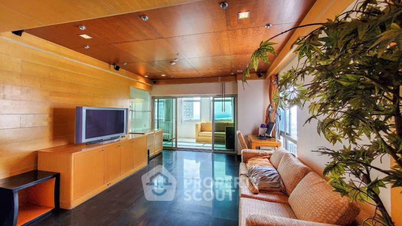 picture 4-BR Condo at Sathorn Park Place Condominium near MRT Lumphini (ID 1839404) - 10/20