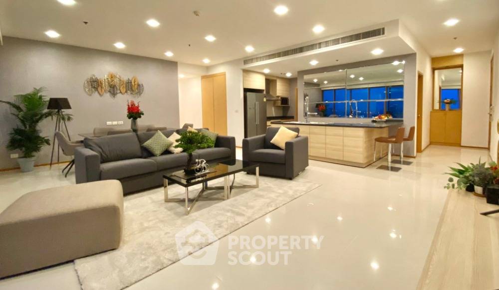picture 3-BR Condo at The Emporio Place near BTS Phrom Phong (ID 1997863) - 1/15