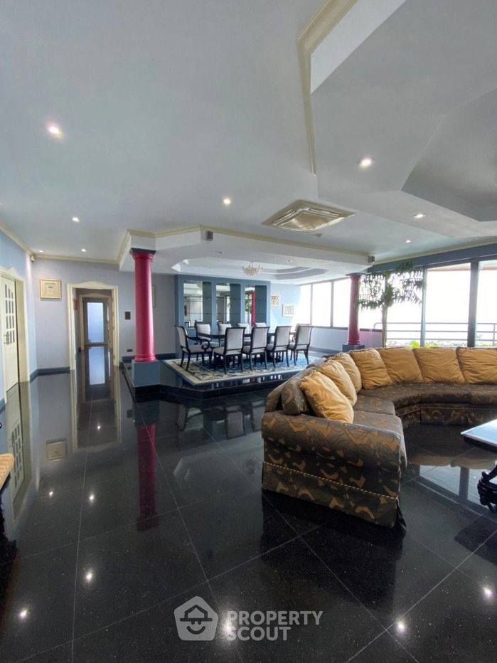 picture 3-BR Condo at Royal River Place in Bang Phong Phang (ID 708270) - 32/33