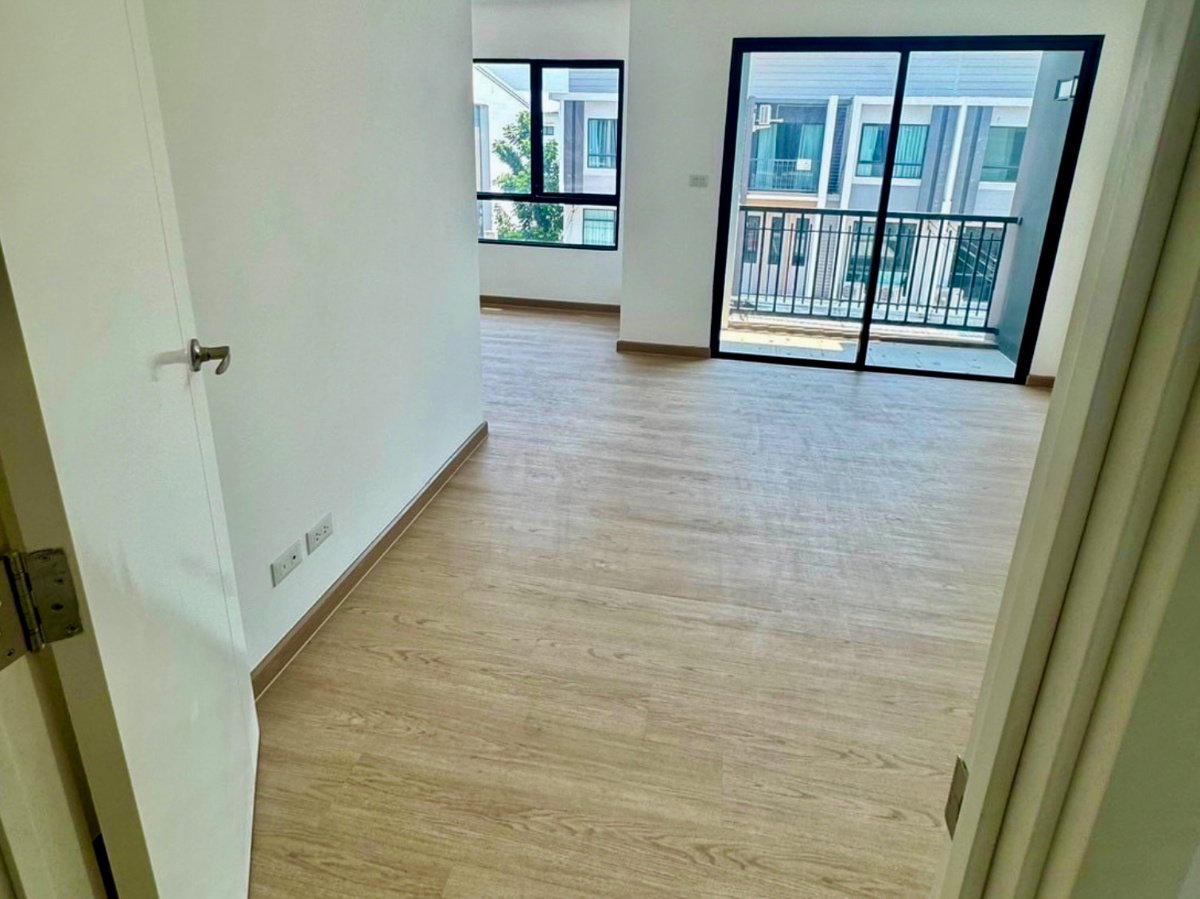 picture For Rent: 3-Storey Townhome – Patio Watcharapol-Ramintra | Ideal for Residence or Home Office - 5/20