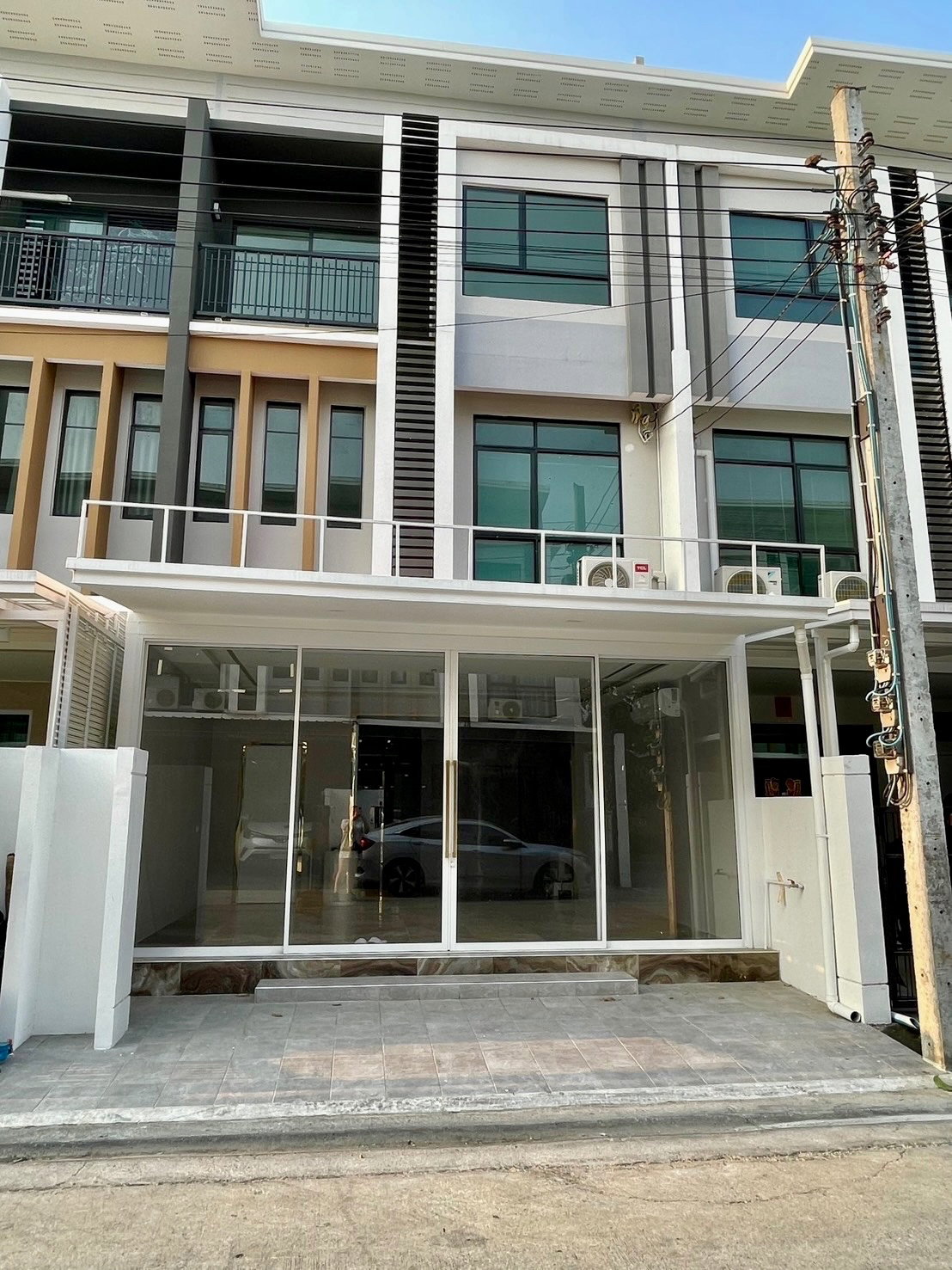 ให้เช่า Townhome 3 ชั้น Patio Watcharapol - Ramintra | เหมาะสำหรับอยู่อาศัยหรือทำโฮมออฟฟิศ
