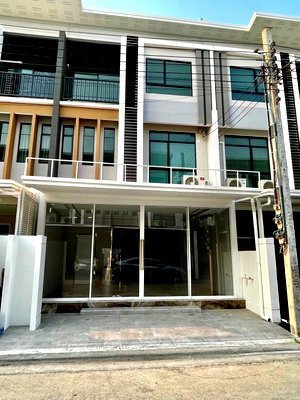 ทาวน์โฮมให้เช่า : ให้เช่า Townhome 3 ชั้น Patio Watcharapol - Ramintra | เหมาะสำหรับอยู่อาศัยหรือทำโฮมออฟฟิศ