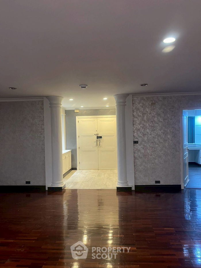 picture 3-BR Condo at President Park Condominium near MRT Queen Sirikit National Convention Centre (ID 2307270) - 5/9