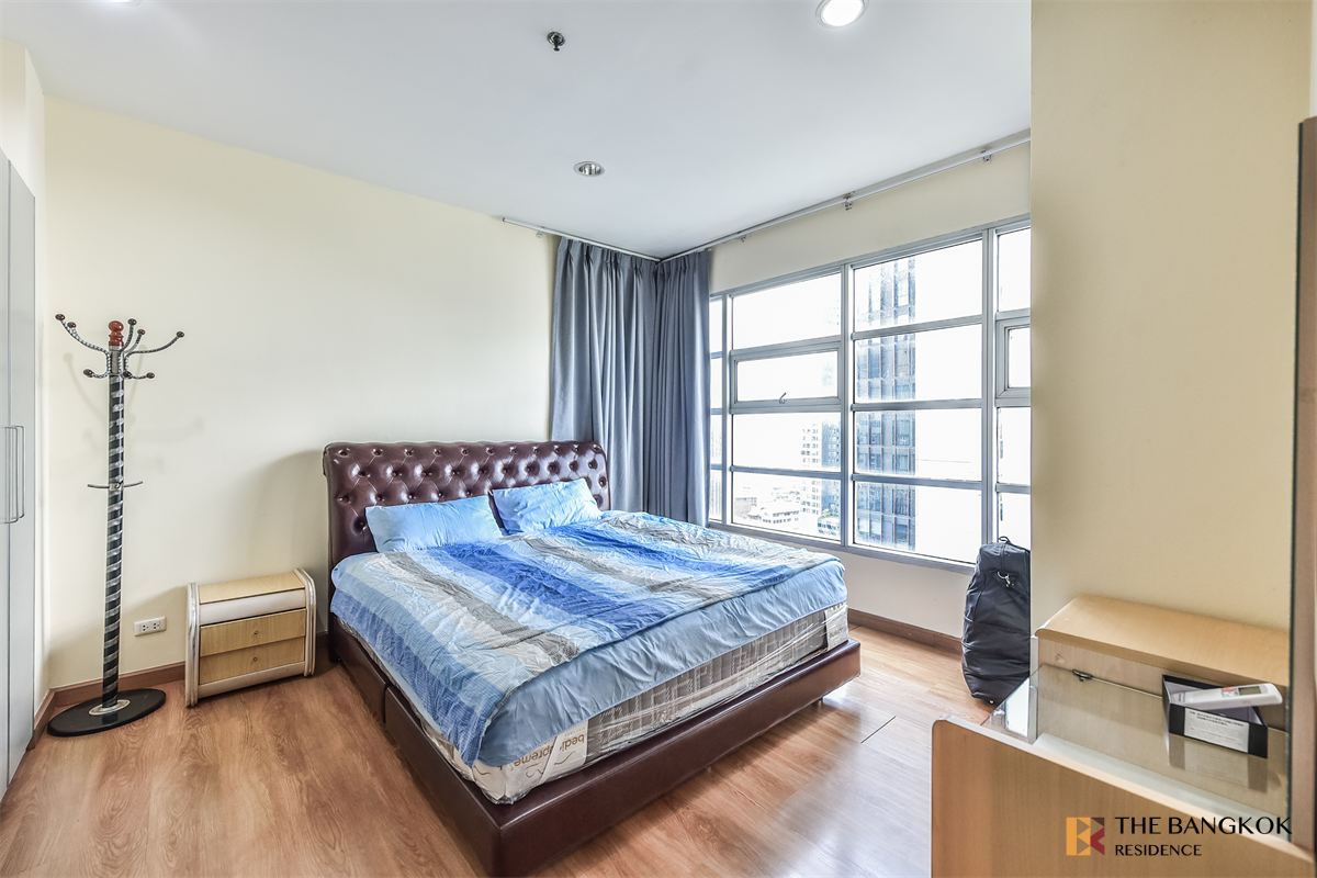 picture Baan Klang Krung Siam Pathumwan near Airport Rail Link Phaya Thai Station Condo in CBD, Below Market Price - 8/10