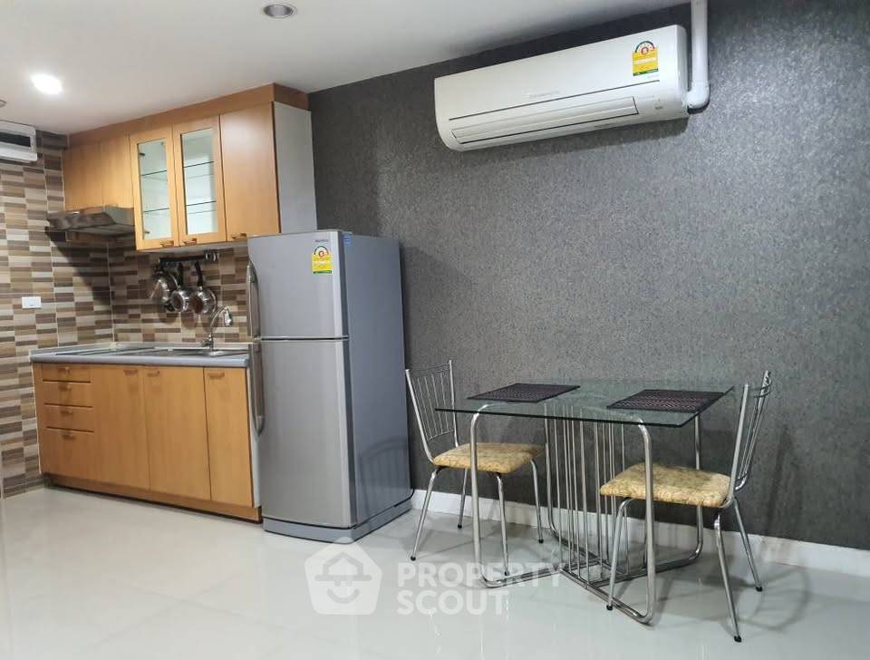 รูป คอนโด สตูดิโอ ที่ เดอะ ไพร์ม สวีท คอนโดมิเนียม ใกล้ BTS อโศก (ID 1998291) - รูปที่ 3/7