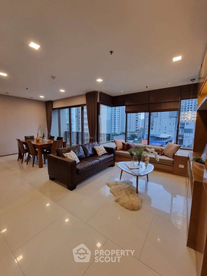 picture 2-BR Condo at The Emporio Place near BTS Phrom Phong (ID 2073081) - 1/6