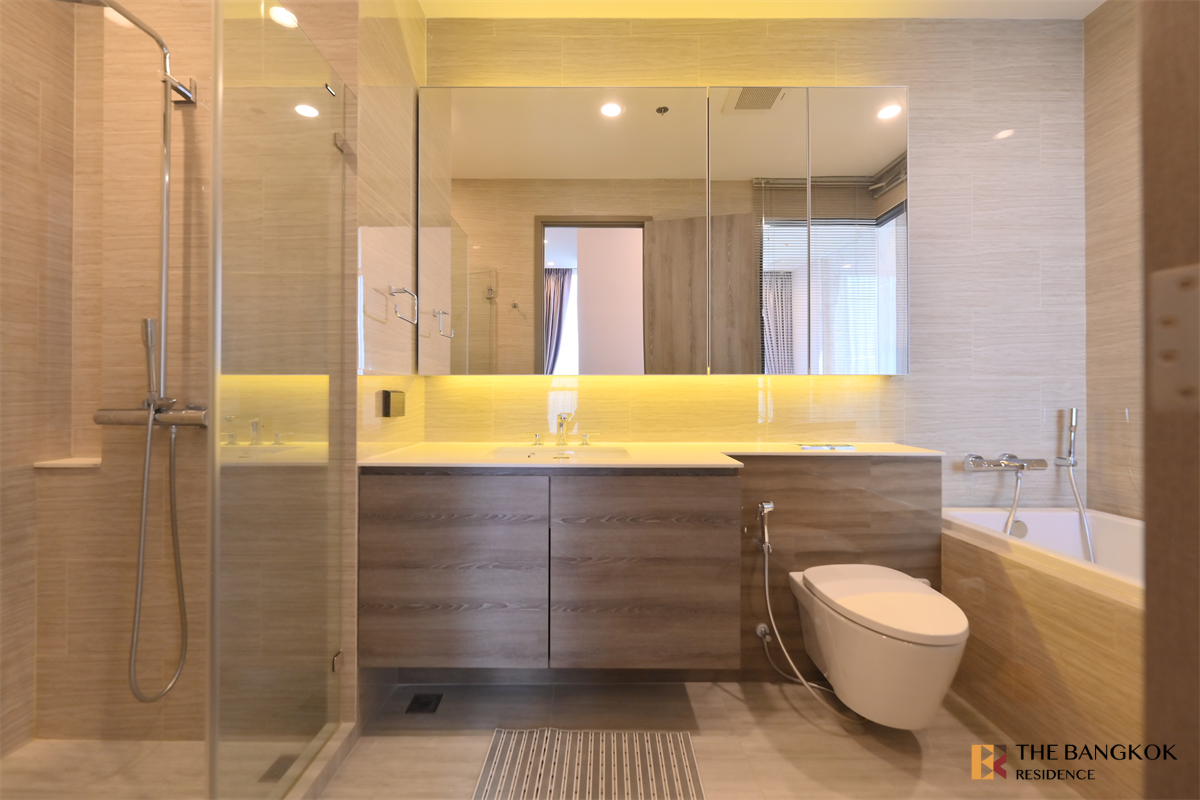 picture Whizdom Essence Sukhumvit 101 Ready-to-move-in Condo at an Amazing Price!! near BTS Punnawithi - 2/10