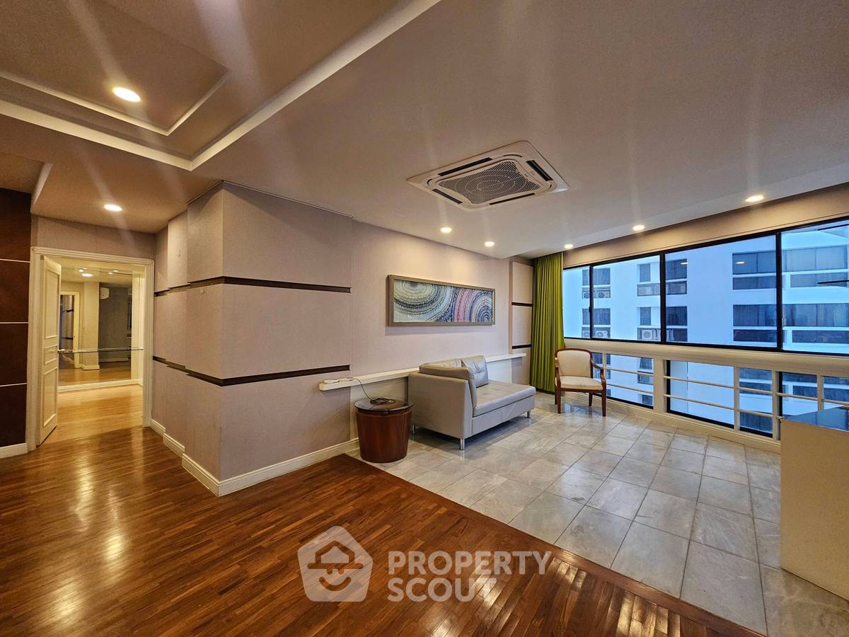picture 3-BR Condo at President Park Condominium near MRT Queen Sirikit National Convention Centre (ID 2066289) - 13/18