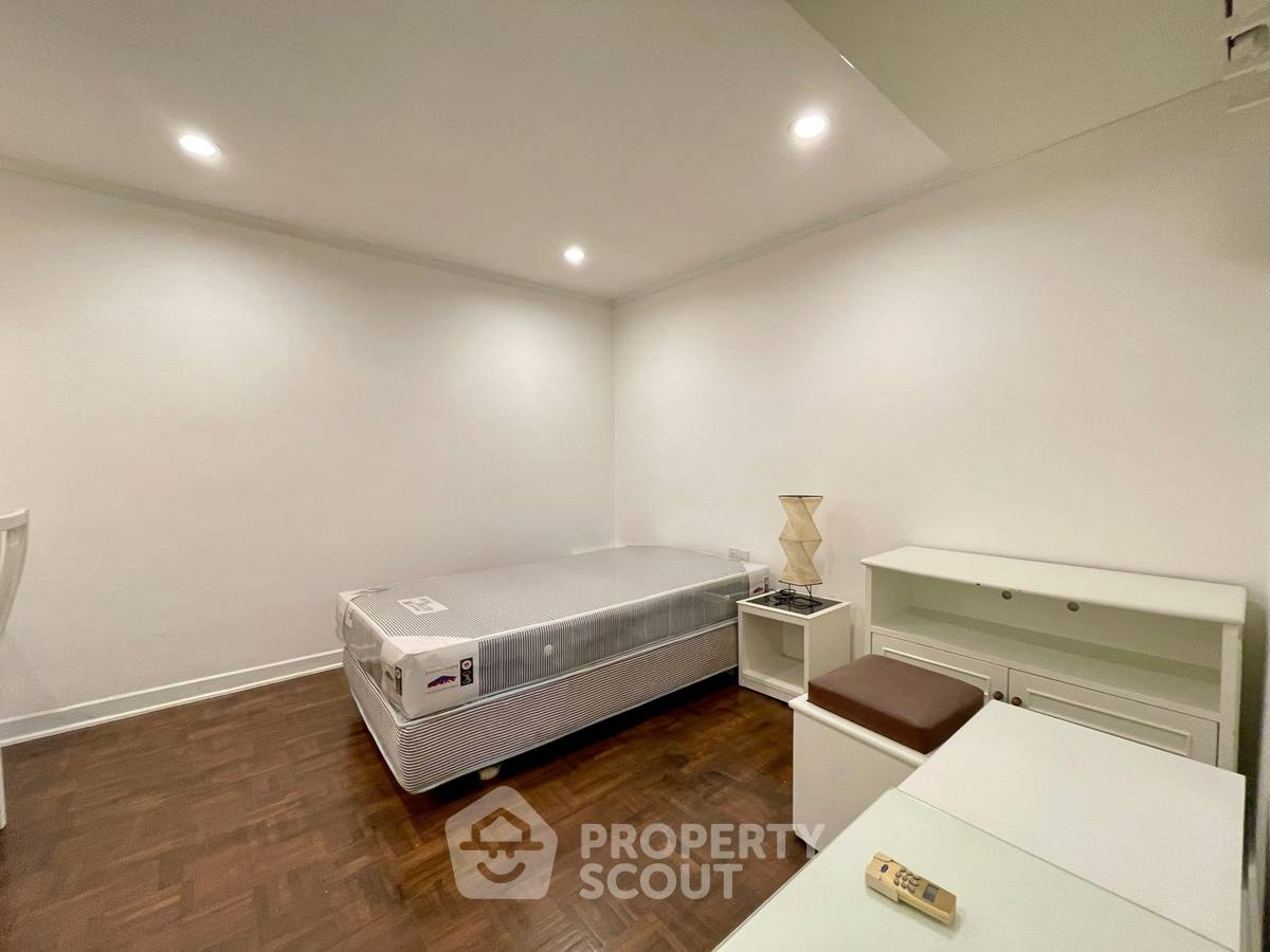 picture 2-BR Condo at Acadamia Grand Tower near BTS Phrom Phong (ID 2069681) - 11/16