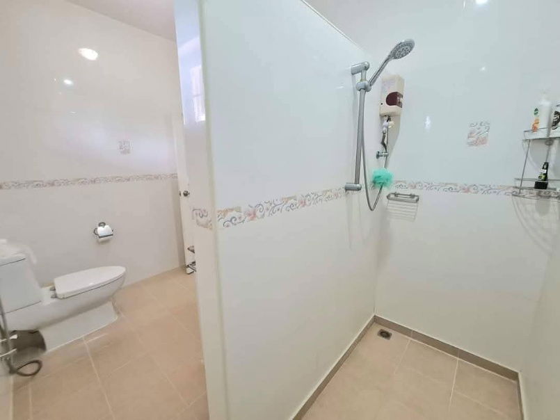 รูป บ้านเดี่ยวพูลวิลล่าบางเสร่บนพื้นที่ดินขนาดใหญ่ - รูปที่ 27/35