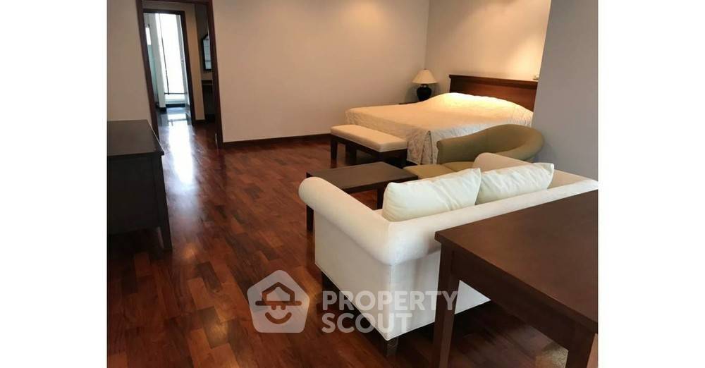 picture 3-BR Condo at Green Ville Exclusive Residence near BTS Nana (ID 387335) - 3/15