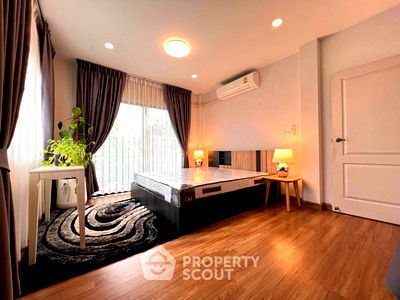 Houses for sale Bangkok : 5-BR House in O Ngoen (ID 1897108)