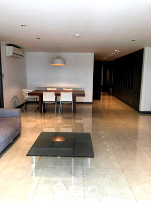 เช่าคอนโด เกตเวย์ เอกมัย : คอนโด 1-ห้องนอน ที่ อเวนิว 61 คอนโดมิเนียม ใกล้ BTS ทองหล่อ (ID 784891)