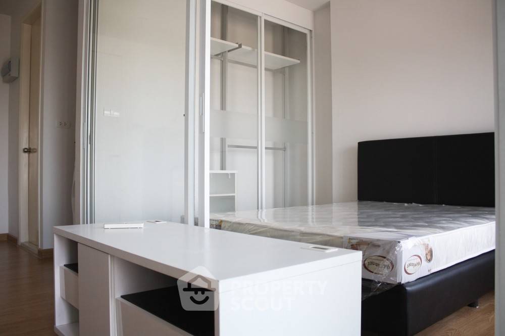 picture 1-BR Condo at The Parkland Ratchada-Wongsawang near MRT Wong Sawang (ID 352519) - 1/4