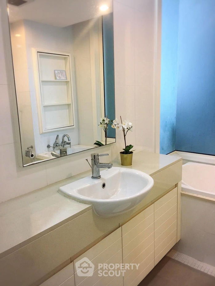 picture 1-BR Condo at Siri Residence Sukhumvit near BTS Phrom Phong (ID 2080754) - 3/16