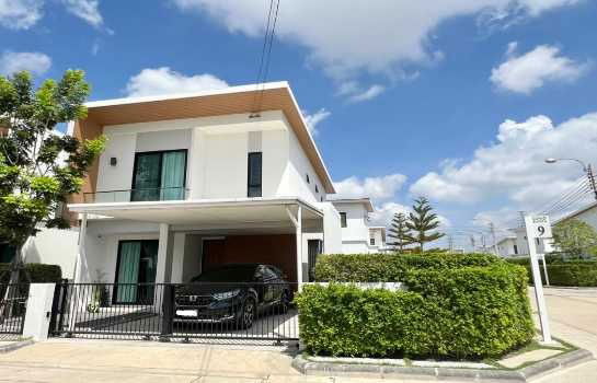 ขายบ้านเดี่ยว : ขาย บ้านเดี่ยว COMO Bianca (โคโม่ เบียงก้า) บางนา 50 ตร.วา 3 ห้องนอน 3 ห้องน้ำ หลังมุม สภาพใหม่มาก ใกล้เมกะบางนา