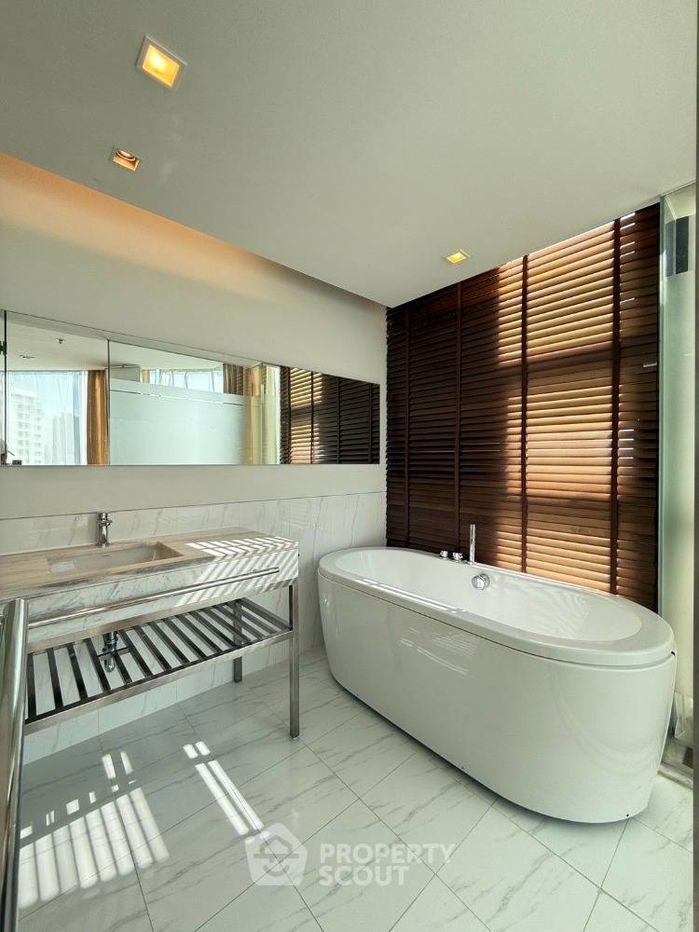 picture 2-BR Condo at Sathon Heritage Residences near BTS Chong Nonsi (ID 2051542) - 10/12